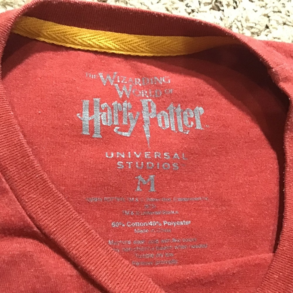 Harry Potter Tee Shirt Medium Gryffindor Quidditch Captain Universal Studios - Picture 6 of 8